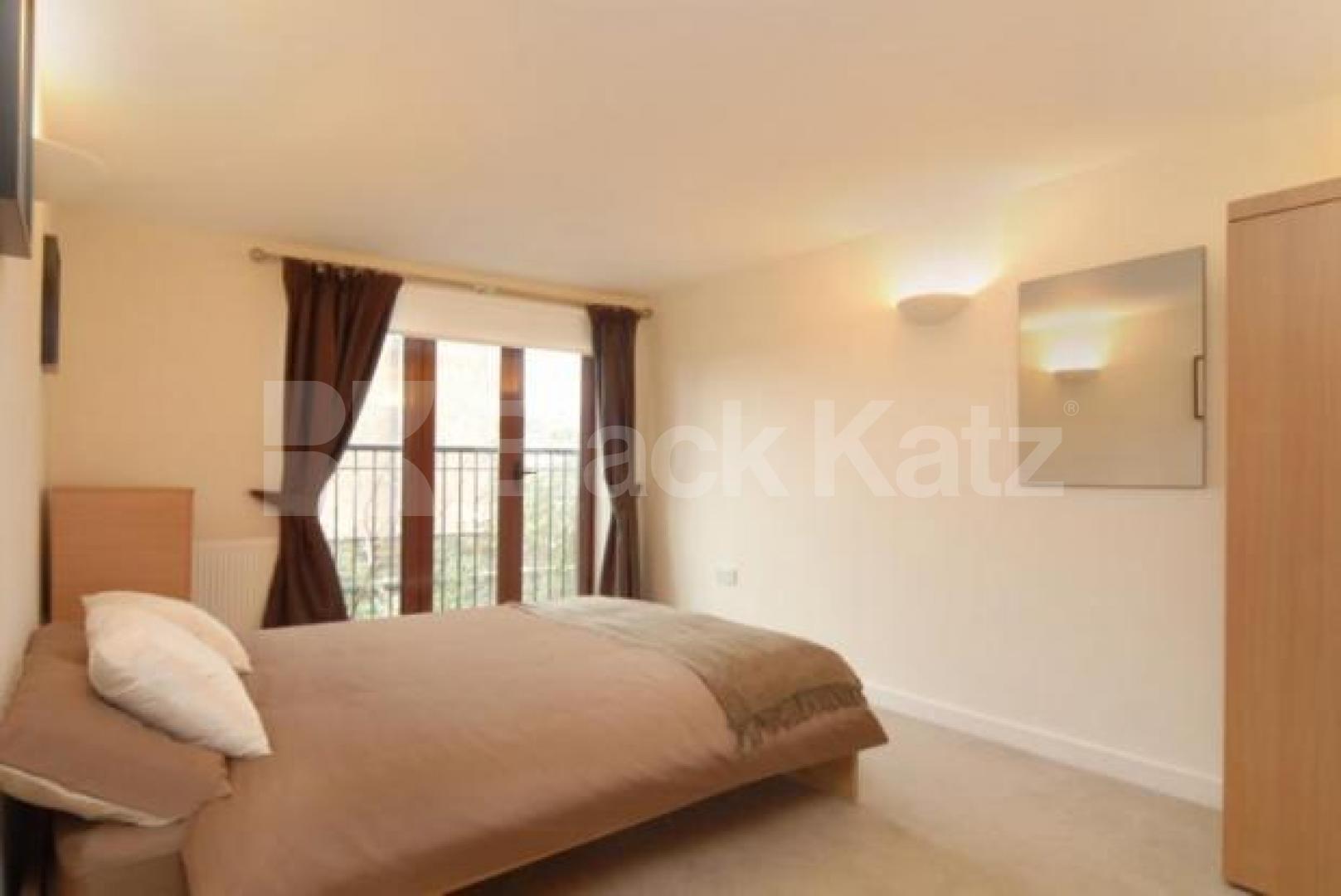 			New Instruction, 3 Bedroom, 1 bath, 1 reception Flat			 Barnsbury Grove, ISLINGTON/BARNSBURY
